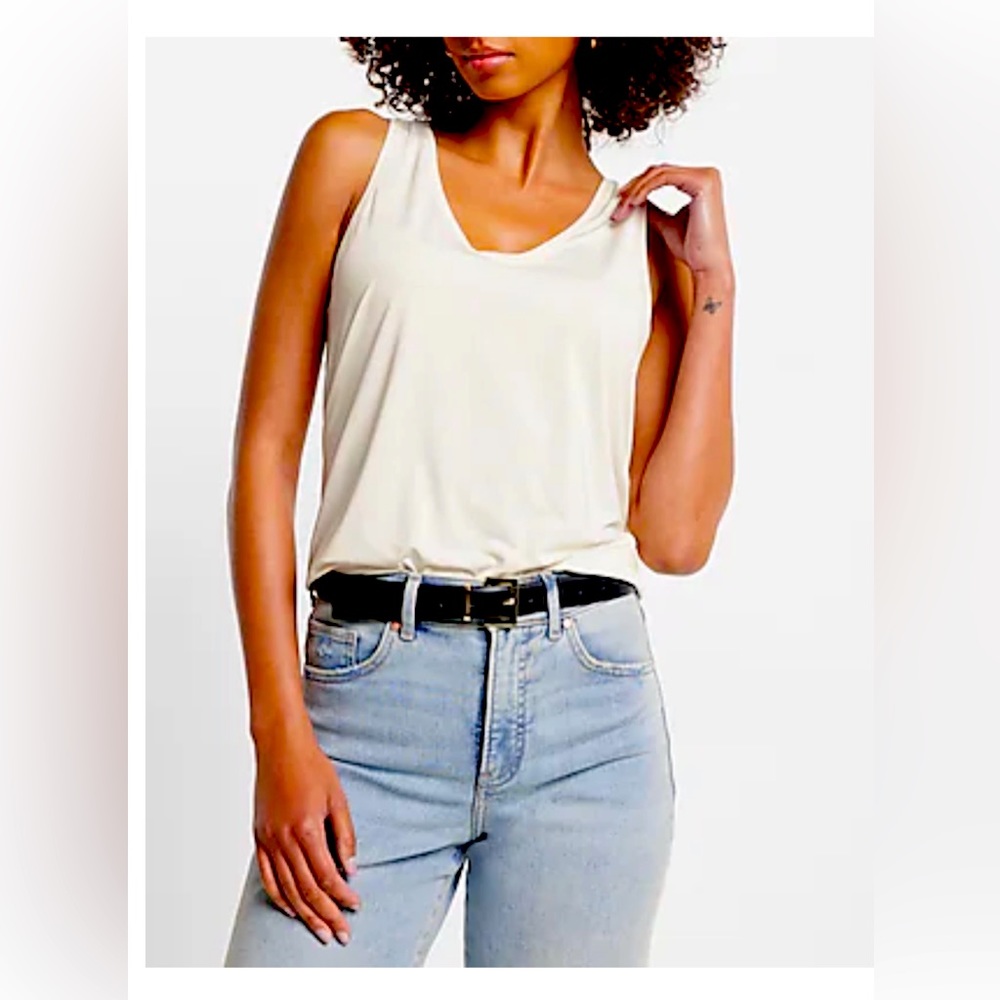 Express V-neck Silky Skimming Tank Medium NWT Swan White